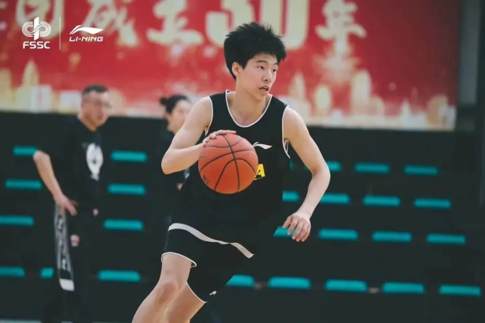 如何通过团队协作策略提升整体篮球水平_0